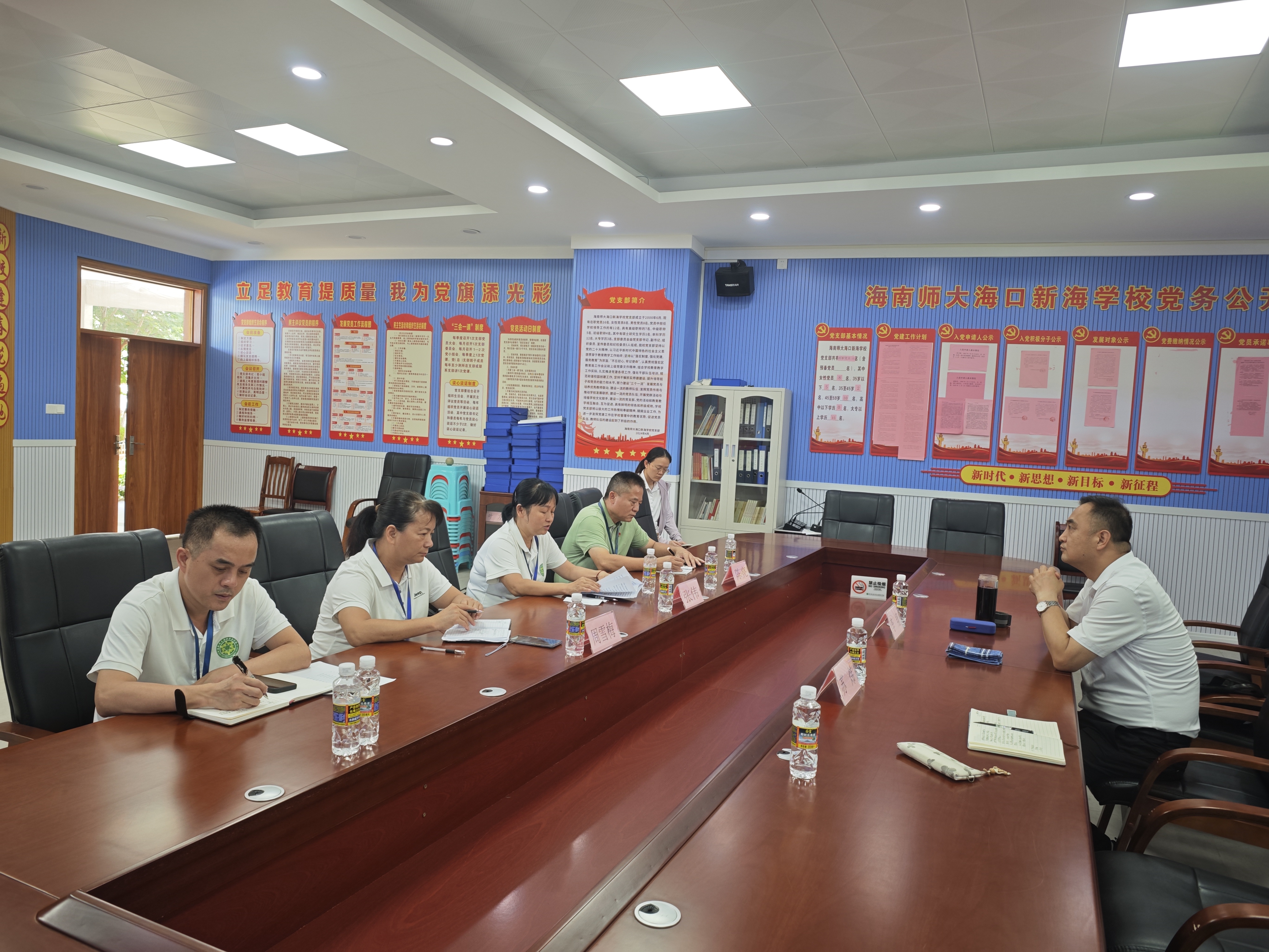 河南省安阳市教育局副局长李翔一行走访我校合作校